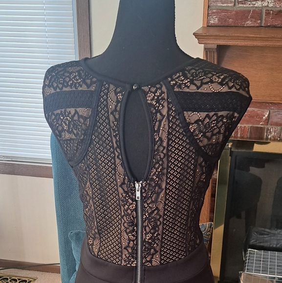 Clothes - Picture 2 of 4